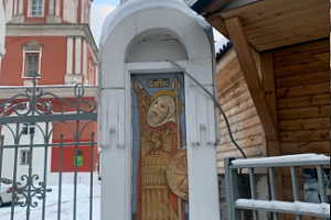 Святой Лонгин. Ограда церкви Введения в Барашах