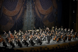 Mariinsky orchestra & Valery Gergiev by Valentin Baranovsky © State Academic Mariinsky Theatre