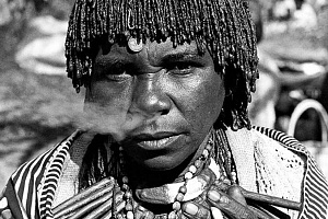 Женщины поселения Мселени. Южная Африка, Регион Мапуталэнд, провинция Квазулу-Натал, 1994