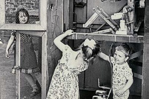 Потемкин И. П. Дети в брошенной трансформаторной будке. 1988